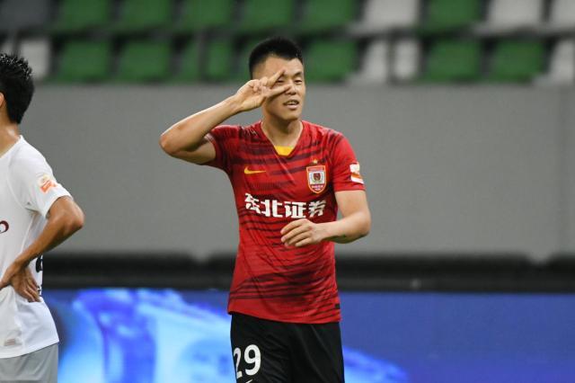 开云体育app下载-【中超综述】亚泰海港提前进争冠组 青岛平连败纪录